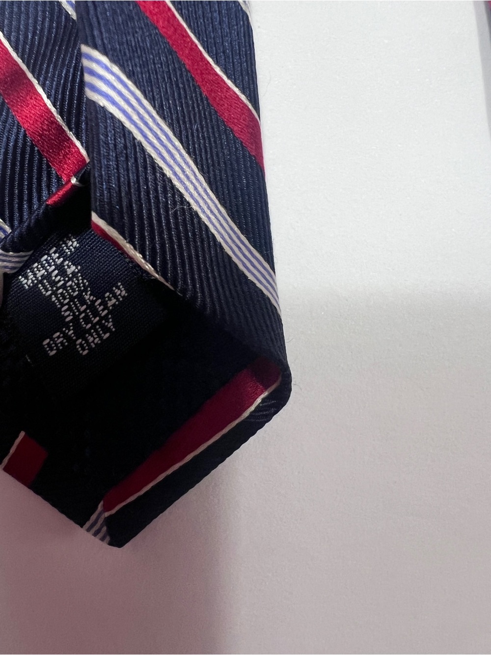 Daniel Cremieux Silk Tie Navy Red Stripe Approx 61" Long - Picture 6 of 6